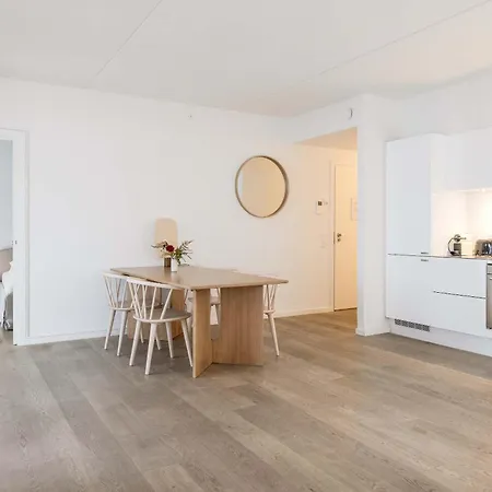 Charming In Spacious Retreat For 6 Apartamento