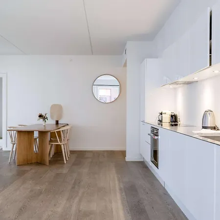 Charming In Spacious Retreat For 6 *