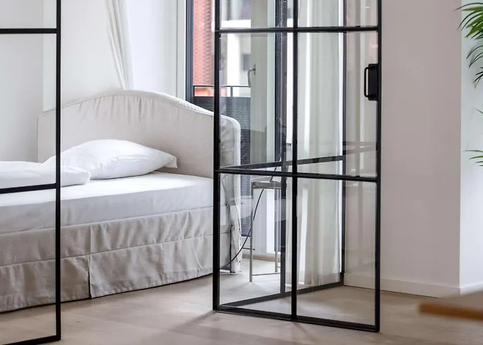 Charming In Spacious Retreat For 6